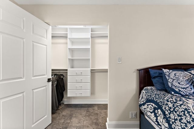 221 9th Street S, South Saint Paul, MN 55075