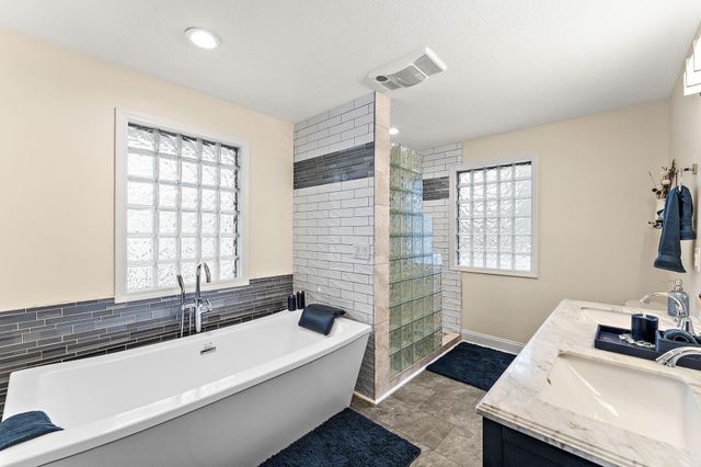 221 9th Street S, South Saint Paul, MN 55075