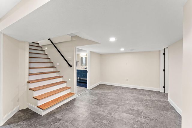 221 9th Street S, South Saint Paul, MN 55075