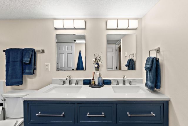 221 9th Street S, South Saint Paul, MN 55075