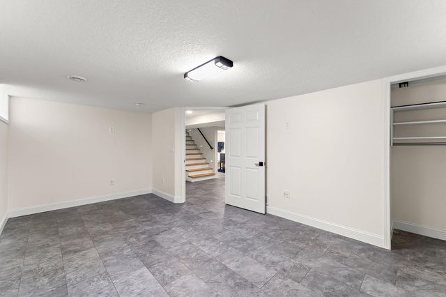 221 9th Street S, South Saint Paul, MN 55075