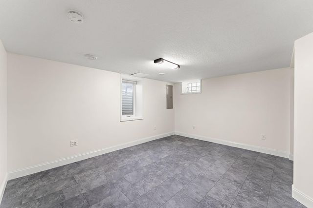 221 9th Street S, South Saint Paul, MN 55075