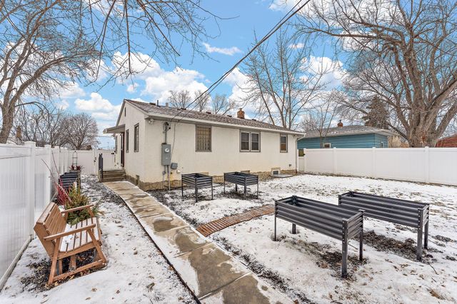 221 9th Street S, South Saint Paul, MN 55075