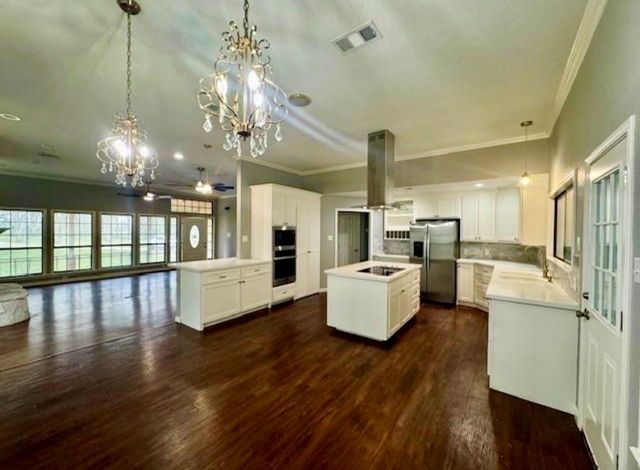 327 County Road 735, Angleton, TX 77515