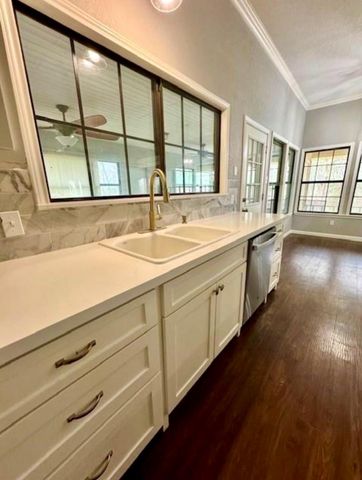 327 County Road 735, Angleton, TX 77515