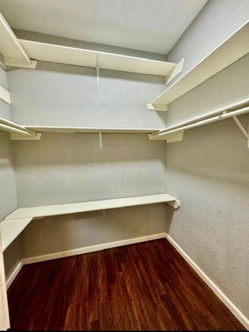 327 County Road 735, Angleton, TX 77515