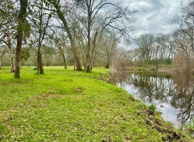 327 County Road 735, Angleton, TX 77515