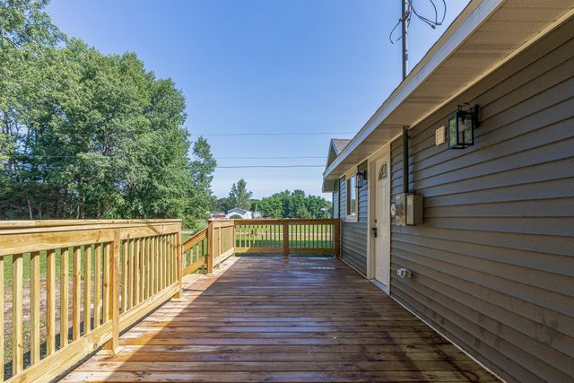 1050 S Wicker Road Se, Evergreen Twp, MI 48888