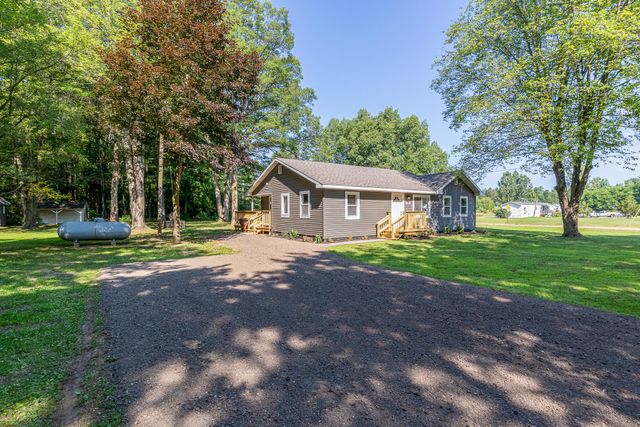 1050 S Wicker Road Se, Evergreen Twp, MI 48888