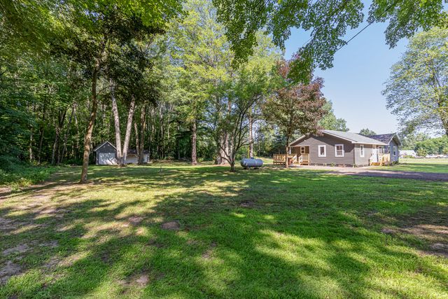 1050 S Wicker Road Se, Evergreen Twp, MI 48888