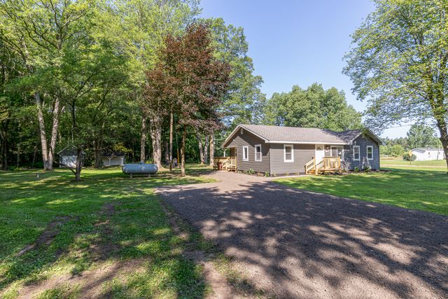 1050 S Wicker Road Se, Evergreen Twp, MI 48888