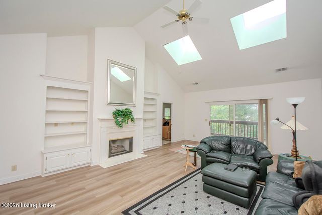 3728 Hurstbourne Ridge Blvd, Louisville, KY 40299