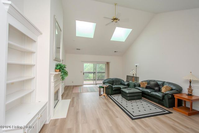 3728 Hurstbourne Ridge Blvd, Louisville, KY 40299