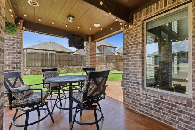 15444 Bluffdale Drive, Fort Worth, TX 76262