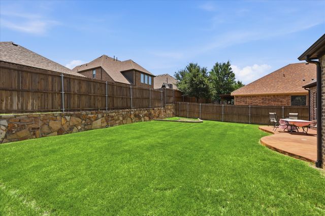 15444 Bluffdale Drive, Fort Worth, TX 76262
