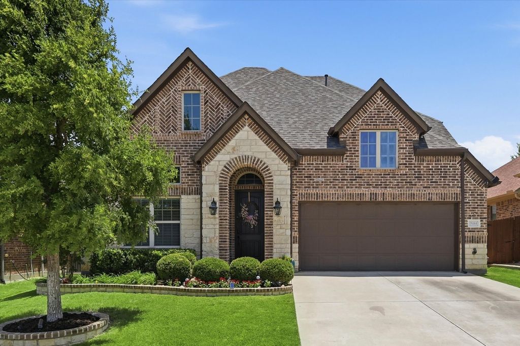 15444 Bluffdale Drive, Fort Worth, TX 76262