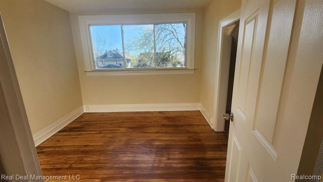 43 Dwight Avenue, Pontiac, MI 48341