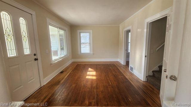 43 Dwight Avenue, Pontiac, MI 48341