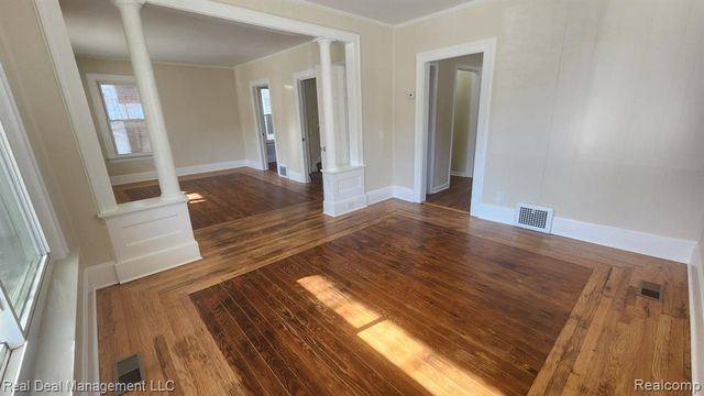 43 Dwight Avenue, Pontiac, MI 48341