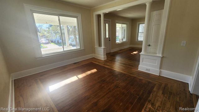 43 Dwight Avenue, Pontiac, MI 48341