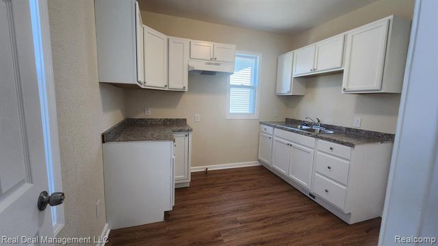 43 Dwight Avenue, Pontiac, MI 48341