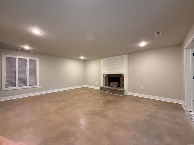 2016 Lindauer Rd, Forrest City, AR 72335