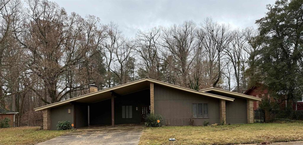 2016 Lindauer Rd, Forrest City, AR 72335