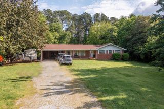 257 Old Babb Rd, Rocky Face, GA 30740