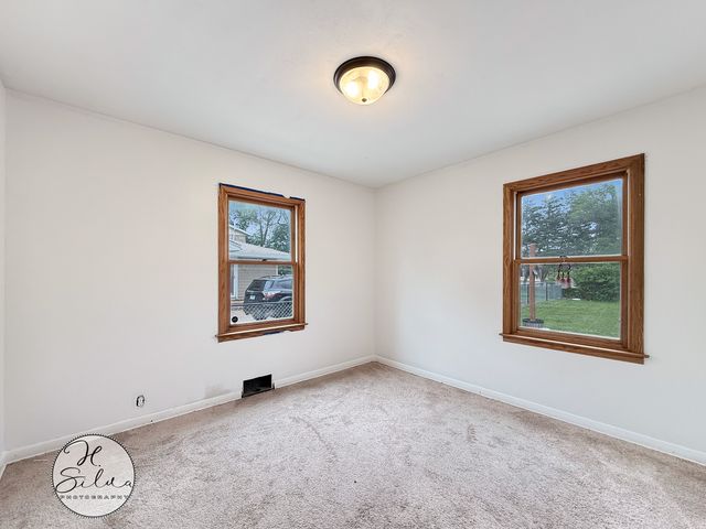 401 Linn Avenue, Crystal Lake, IL 60014