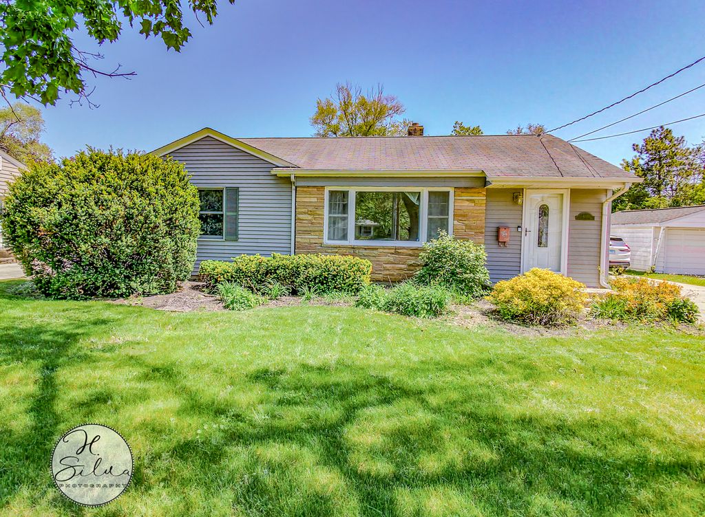 401 Linn Avenue, Crystal Lake, IL 60014