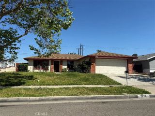 1013 S Shawnee Drive, Santa Ana, CA 92704