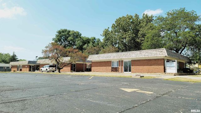 1465 41ST Street 12, Moline, IL 61265