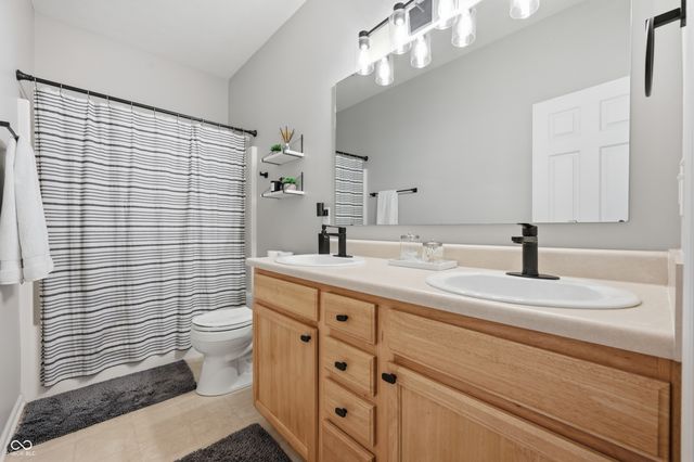 6945 Harbour Woods Overlook, Noblesville, IN 46062