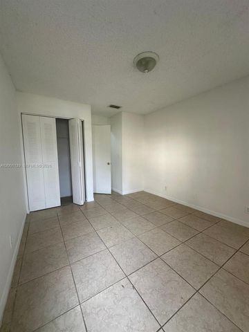3380 N Pinewalk Dr N 1113, Margate, FL 33063