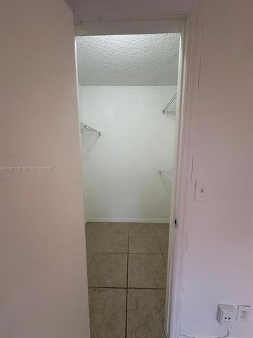 3380 N Pinewalk Dr N 1113, Margate, FL 33063