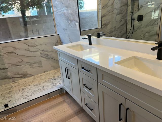 104 Emerald Dunes Circle, Henderson, NV 89052