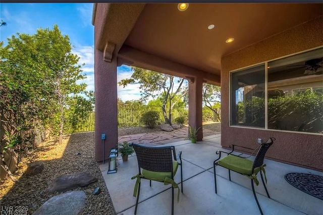 104 Emerald Dunes Circle, Henderson, NV 89052