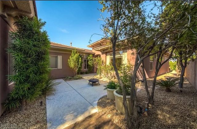 104 Emerald Dunes Circle, Henderson, NV 89052