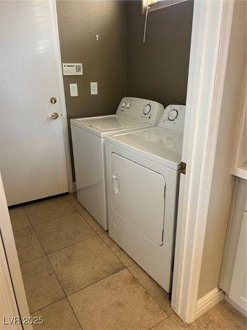 104 Emerald Dunes Circle, Henderson, NV 89052