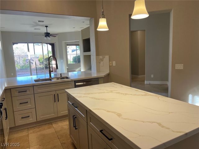 104 Emerald Dunes Circle, Henderson, NV 89052