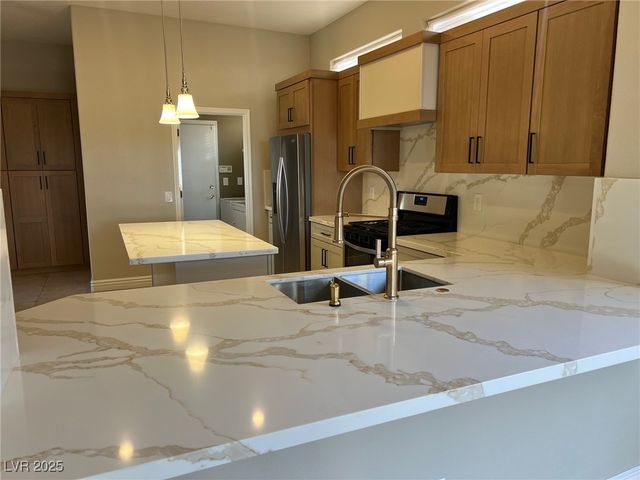 104 Emerald Dunes Circle, Henderson, NV 89052