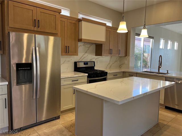 104 Emerald Dunes Circle, Henderson, NV 89052