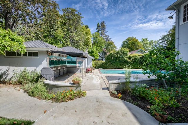 605 E Home Avenue, Fresno, CA 93728