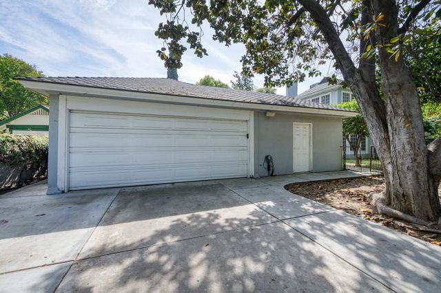 605 E Home Avenue, Fresno, CA 93728