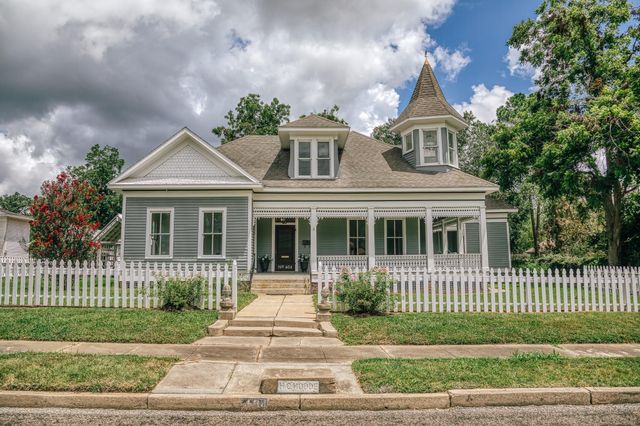 404 College Avenue, Brenham, TX 77833