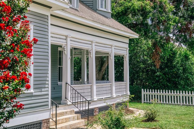 404 College Avenue, Brenham, TX 77833