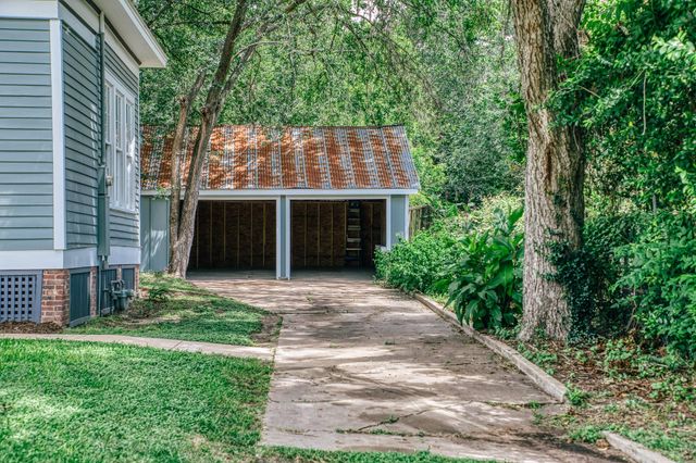 404 College Avenue, Brenham, TX 77833