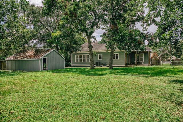 404 College Avenue, Brenham, TX 77833