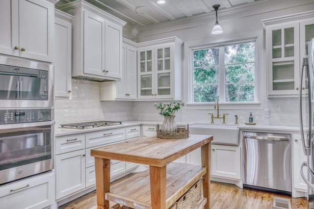 404 College Avenue, Brenham, TX 77833
