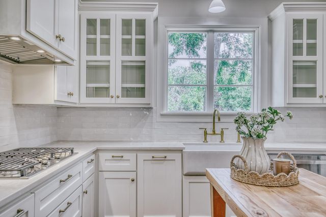 404 College Avenue, Brenham, TX 77833
